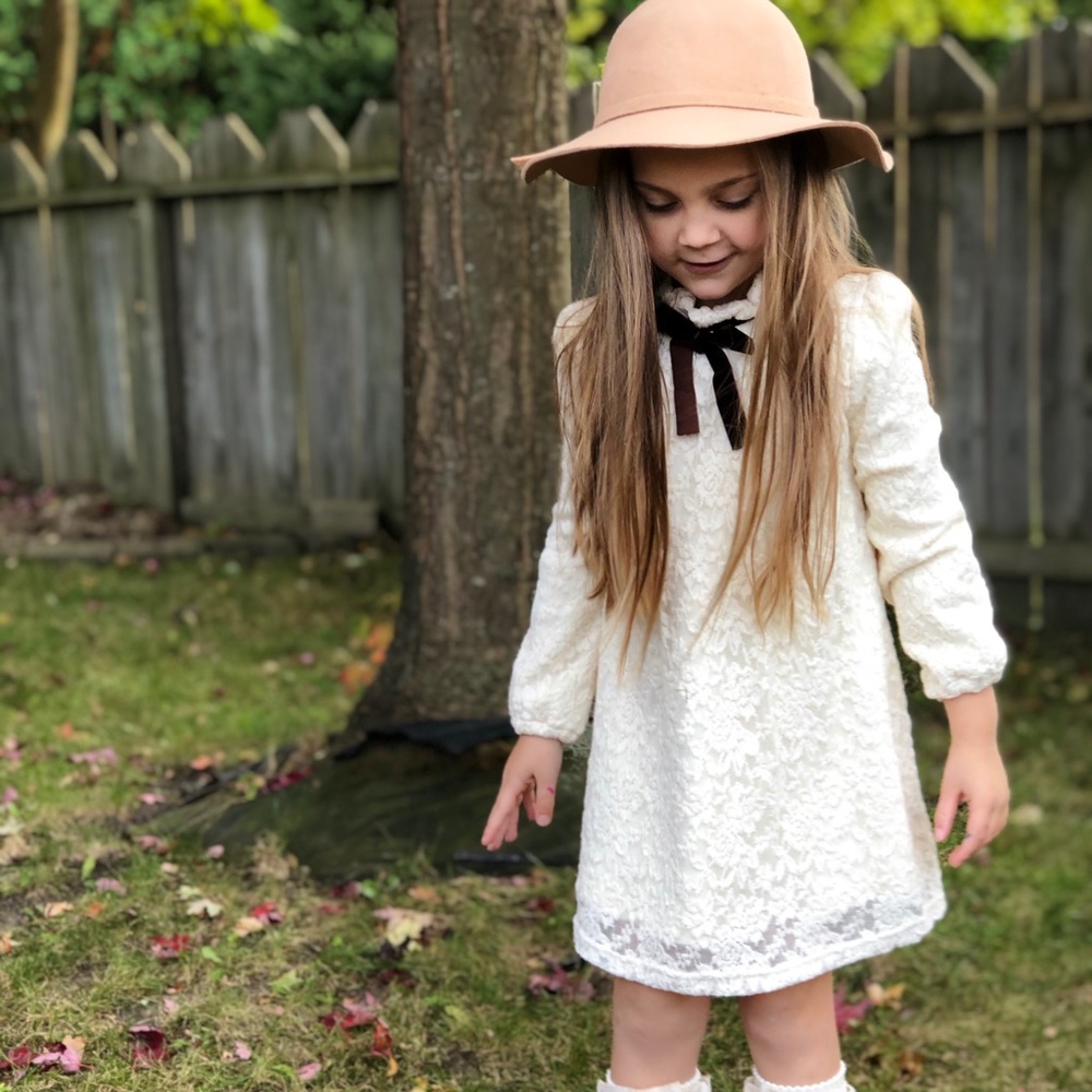 Size 5 beautiful lace girls dress